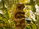 Animal Kingdom : statue en bois